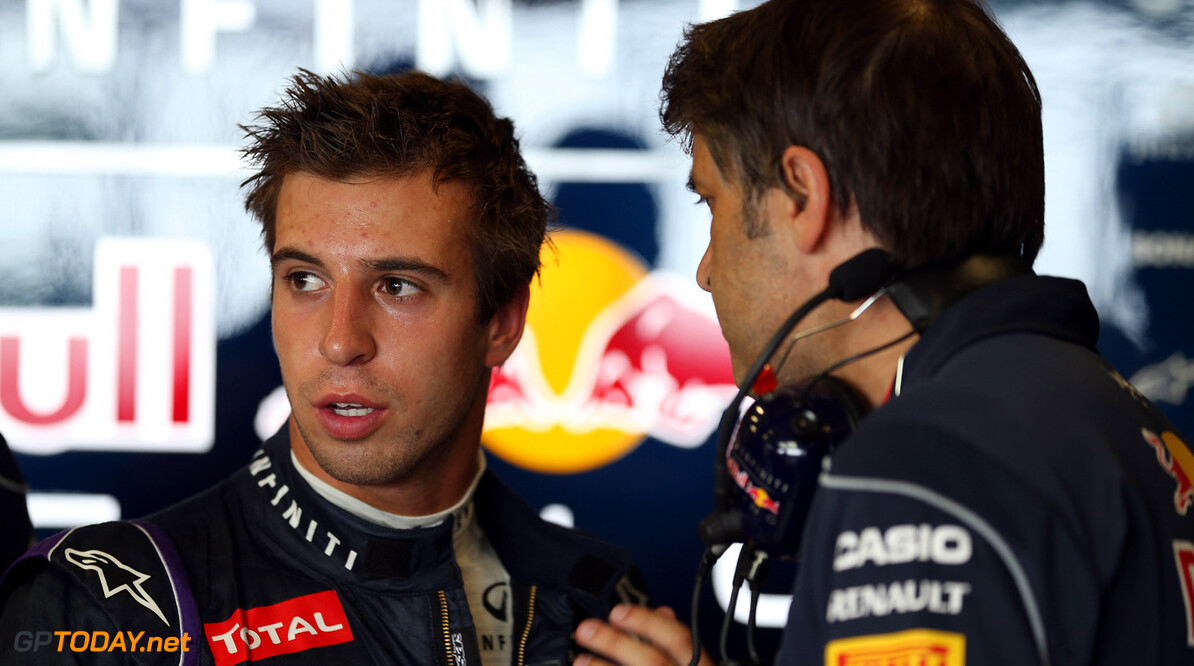 173464520MT00013_F1_Young_D
NORTHAMPTON, ENGLAND, JULY 17:  Antonio Felix Da Costa of Portugal chats to engineer Andy Deram after driving the Red Bull RB9  at Silverstone Circuit on July 17, 2013 in Northampton, England.  (Photo by Mark Thompson/Getty Images)
F1 Young Driver Tests - Silverstone
Mark Thompson
Northampton
United Kingdom

Formula One Racing