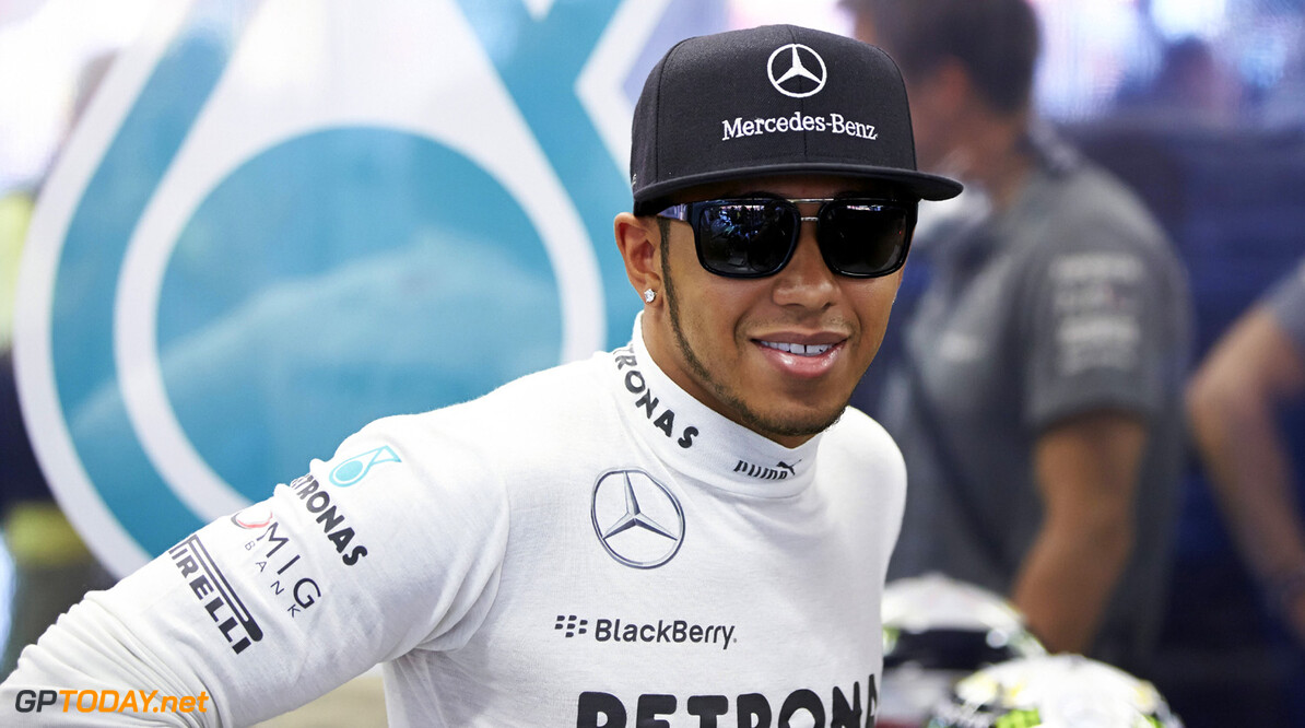 Hamilton advises Ricciardo to attack Vettel from the start