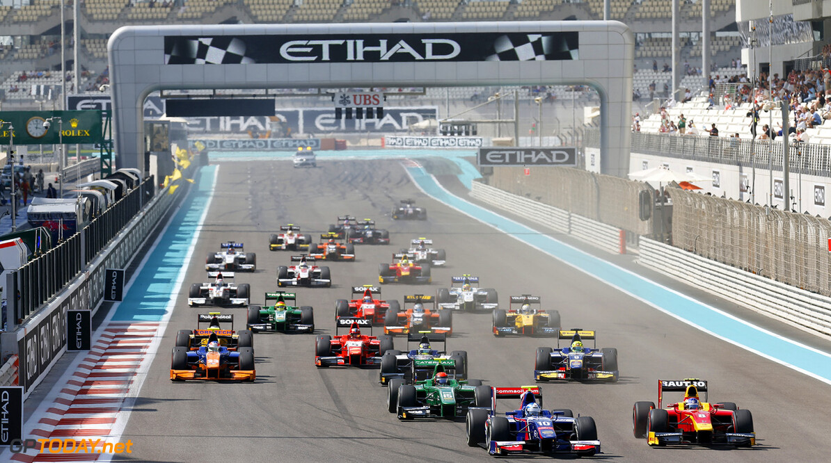 2013 GP2 Championship. Round 11.
Yas Marina Circuit, Abu Dhabi, United Arab Emirates. 2nd November 2013.
Saturday Race. 
Jolyon Palmer (GBR, Carlin) leads the field into turn one on the opening lap of the race. Action.
Photo: Alastair Staley/GP2 Media Service. 
ref: Digital Image _R6T3857.jpg

Al Staley