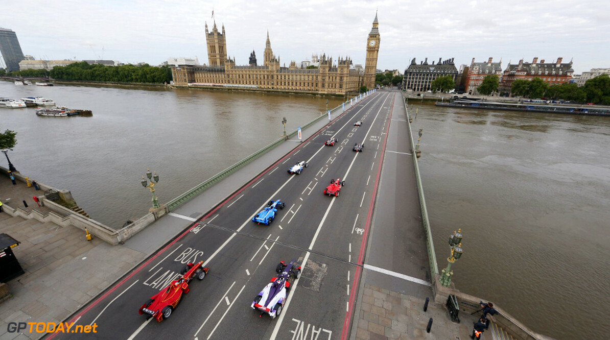London admits talks for F1 'showcase' event