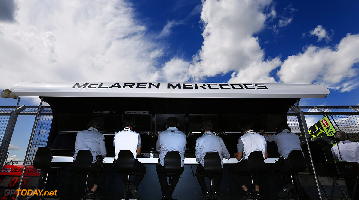 McLaren 'making room' for Alonso and his entourage