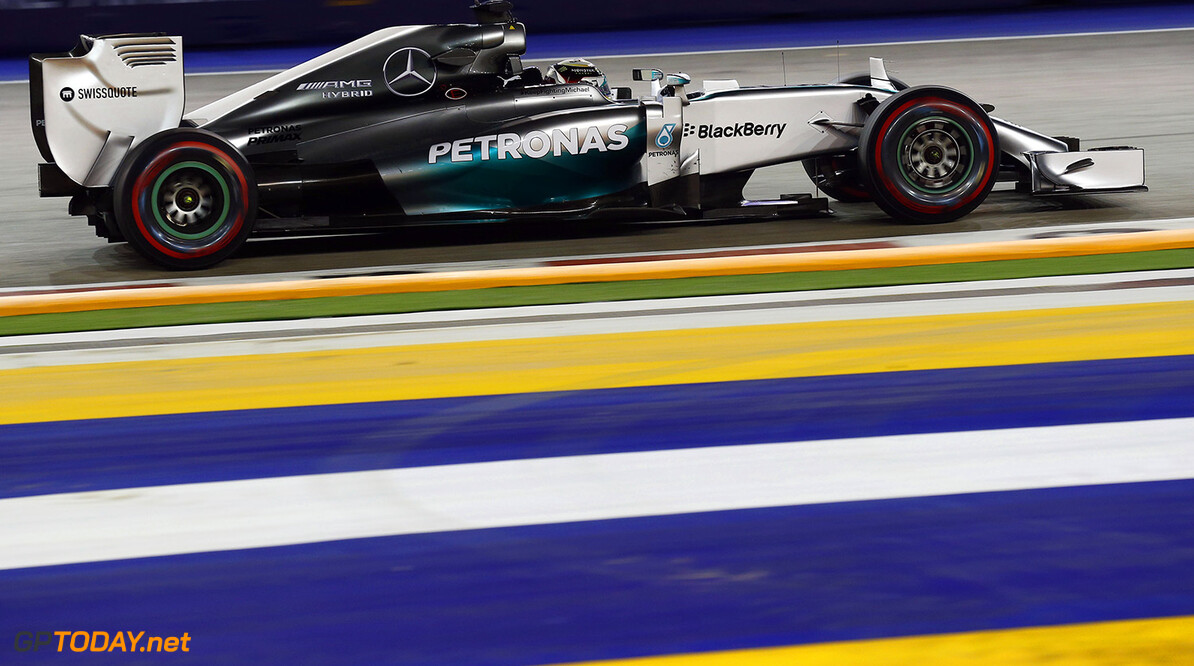 Rosberg komt zeven duizendsten tekort voor de pole in Singapore