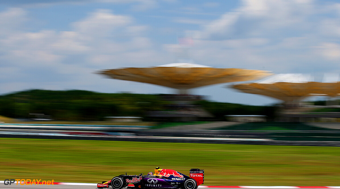 KUALA LUMPUR, MALAYSIA - MARCH 27:  Daniil Kvyat of Russia and Infiniti Red Bull Racing drives during practice for the Malaysia Formula One Grand Prix at Sepang Circuit on March 27, 2015 in Kuala Lumpur, Malaysia.  (Photo by Mark Thompson/Getty Images) // Getty Images/Red Bull Content Pool // P-20150327-00283 // Usage for editorial use only // Please go to www.redbullcontentpool.com for further information. // 
F1 Grand Prix of Malaysia - Practice
Mark Thompson
Sepang
Malaysia

P-20150327-00283