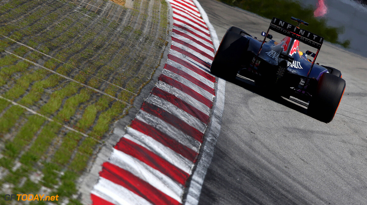 KUALA LUMPUR, MALAYSIA - MARCH 29:  Daniel Ricciardo of Australia and Infiniti Red Bull Racing drives during the Malaysia Formula One Grand Prix at Sepang Circuit on March 29, 2015 in Kuala Lumpur, Malaysia.  (Photo by Clive Mason/Getty Images) // Getty Images/Red Bull Content Pool // P-20150329-00184 // Usage for editorial use only // Please go to www.redbullcontentpool.com for further information. // 
F1 Grand Prix of Malaysia
Clive Mason
Sepang
Malaysia

P-20150329-00184