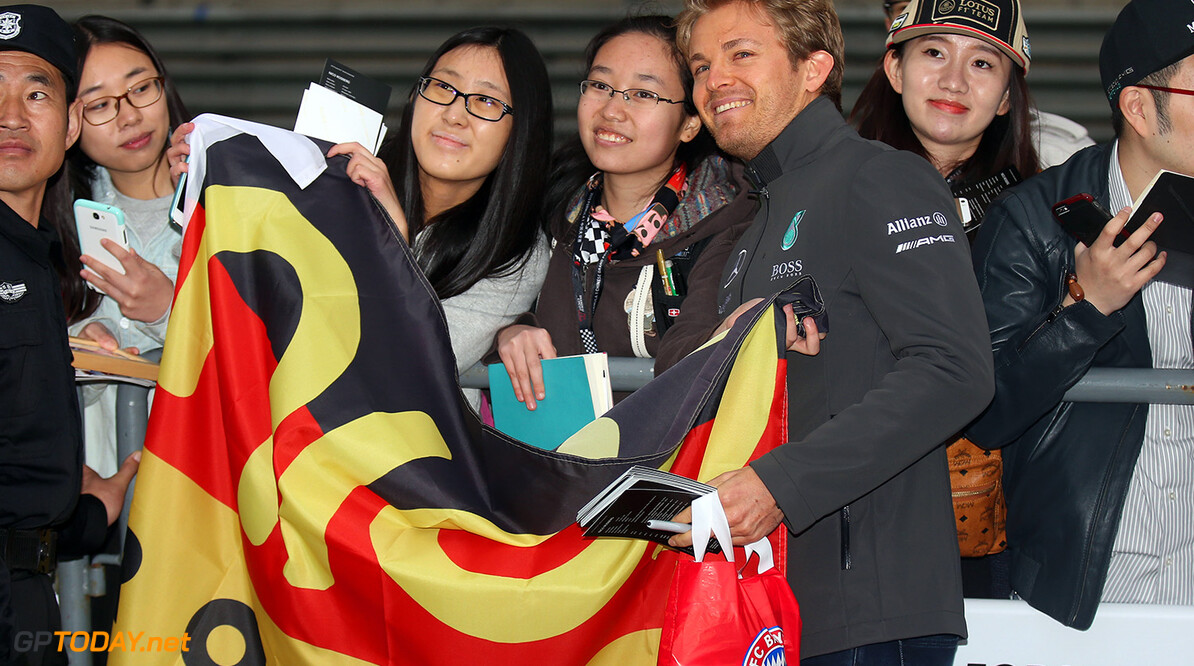 Lauda: "Rosberg moet zijn zaakjes in orde krijgen"