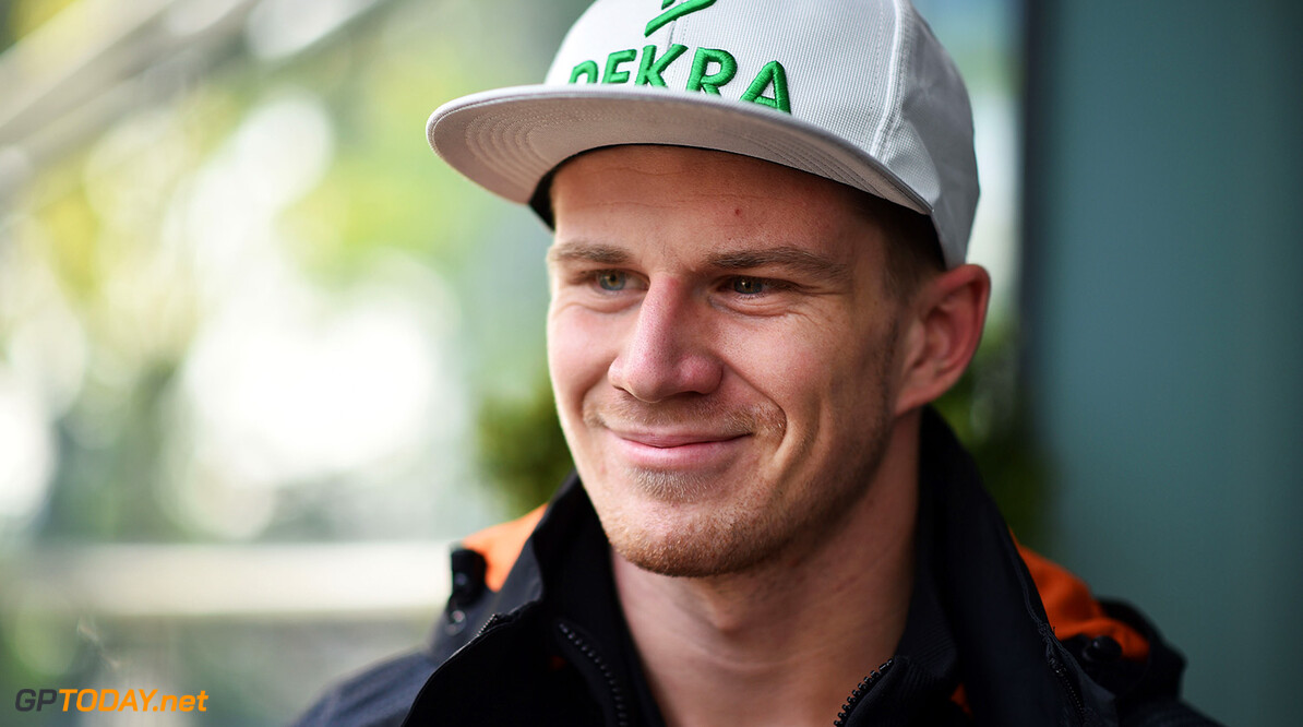 Hulkenberg staying put at Force India for 2016
