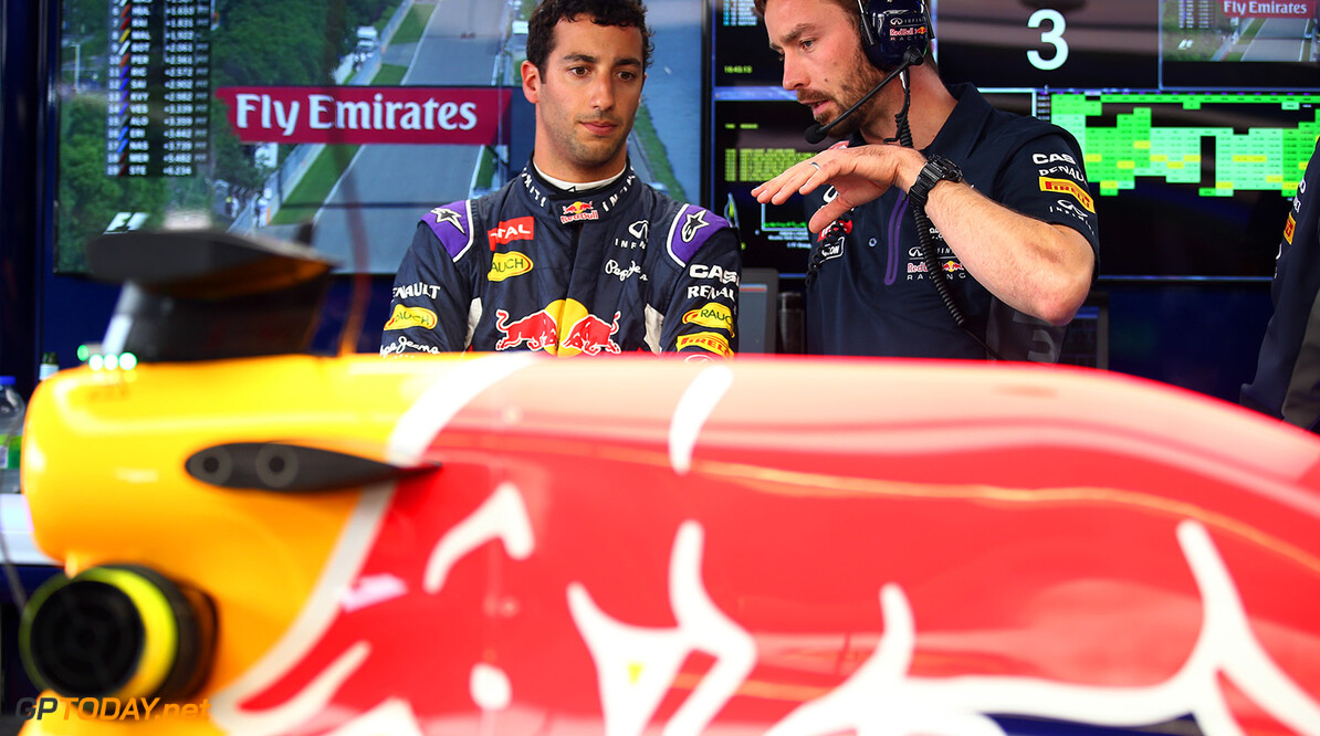 MONTREAL, QC - JUNE 05:  Daniel Ricciardo of Australia and Infiniti Red Bull Racing speaks with his race engineer Simon Rennie during practice for the Canadian Formula One Grand Prix at Circuit Gilles Villeneuve on June 5, 2015 in Montreal, Canada.  (Photo by Mark Thompson/Getty Images) // Getty Images/Red Bull Content Pool // P-20150605-10361 // Usage for editorial use only // Please go to www.redbullcontentpool.com for further information. // 
Canadian F1 Grand Prix - Practice
Mark Thompson
Montreal (City)
Canada

P-20150605-10361