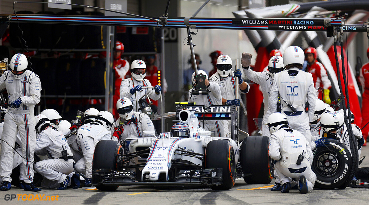 Suzuka Circuit, Suzuka, Japan.
Sunday 27 September 2015.
Valtteri Bottas, Williams FW37 Mercedes, leaves his pit box after a stop.
Photo: Alastair Staley/Williams
ref: Digital Image W79P8196
