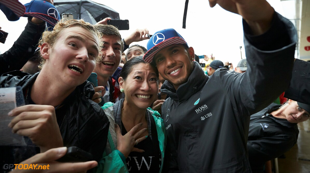 Hamilton: "Liefde van fans voor F1 raakt bekoeld"