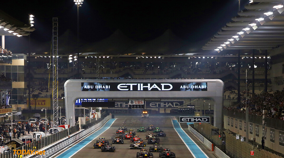 2015 GP2 Series Round 11.
Yas Marina Circuit, Abu Dhabi, United Arab Emirates.
Saturday 28 November 2015.
Pierre Gasly (FRA, DAMS) leads Stoffel Vandoorne (BEL, ART Grand Prix) and the rest of the field at the start of the race.
Photo: Zak Mauger/GP2 Series Media Service.
ref: Digital Image _L0U6471


Zak Mauger



Race One 1 Feature action