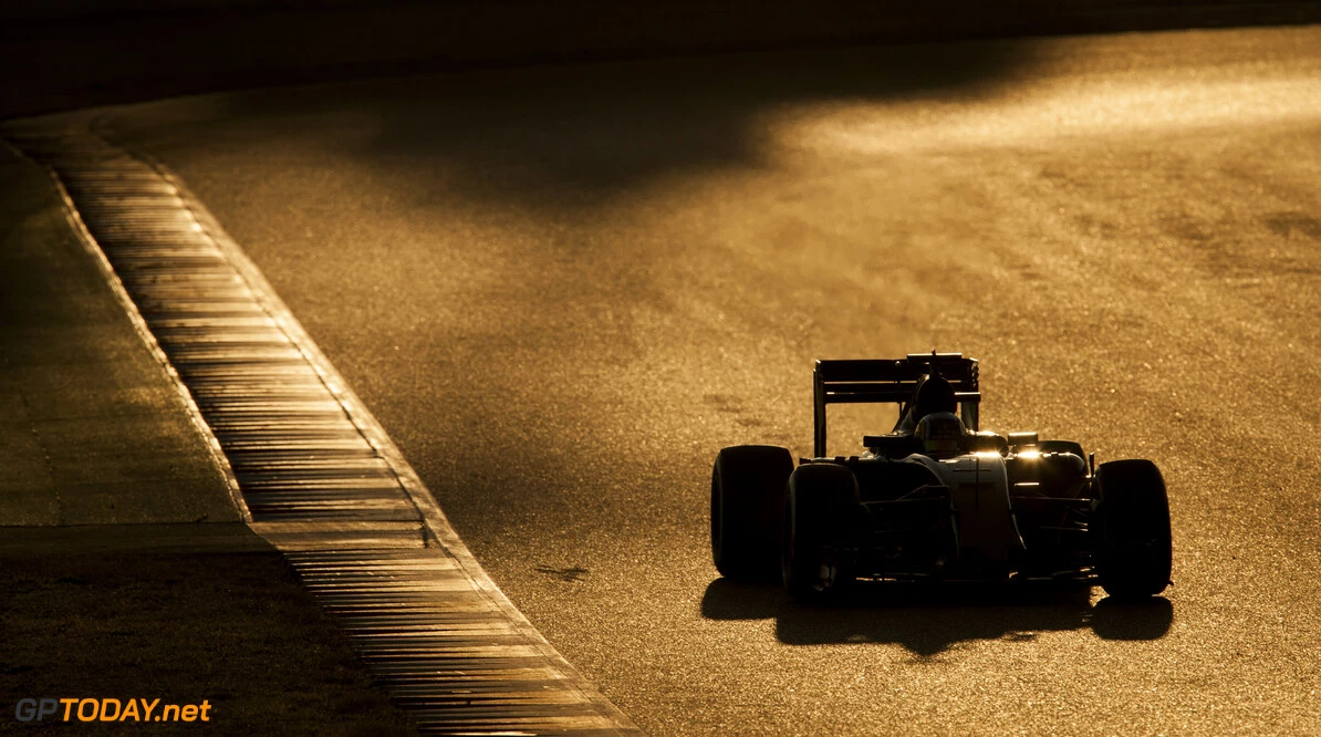 160224RF23935
BARCELONA, SPAIN - 24 FEBRUARY 2016: #55 Carlos Sainz Jr (ESP), Scuderia Toro Rosso, during day 1 of Formula 1's Pre-Season Test at Circuit de Barcelona-Catalunya.
Formula 1's Pre-Season Test
Ronald Fleurbaaij
Barcelona
Spain

Sport Sports Autosport Motorsports Auto Car Racewagen Race Car Formule 1 Formula 1 F1 FIA Formula One World Championship Spain Spanje Circuit de Barcelona-Catalunya Pre-Season Test