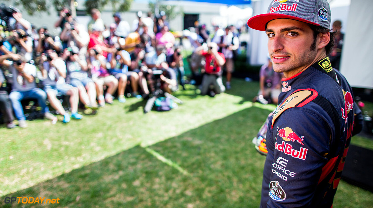 MELBOURNE, AUSTRALIA - MARCH 17:  Carlos Sainz of Scuderia Toro Rosso and Spain during previews to the Australian Formula One Grand Prix at Albert Park on March 17, 2016 in Melbourne, Australia.  (Photo by Peter Fox/Getty Images) // Getty Images / Red Bull Content Pool  // P-20160317-00049 // Usage for editorial use only // Please go to www.redbullcontentpool.com for further information. // 
Australian F1 Grand Prix - Previews
Peter Fox
Melbourne
Australia

P-20160317-00049