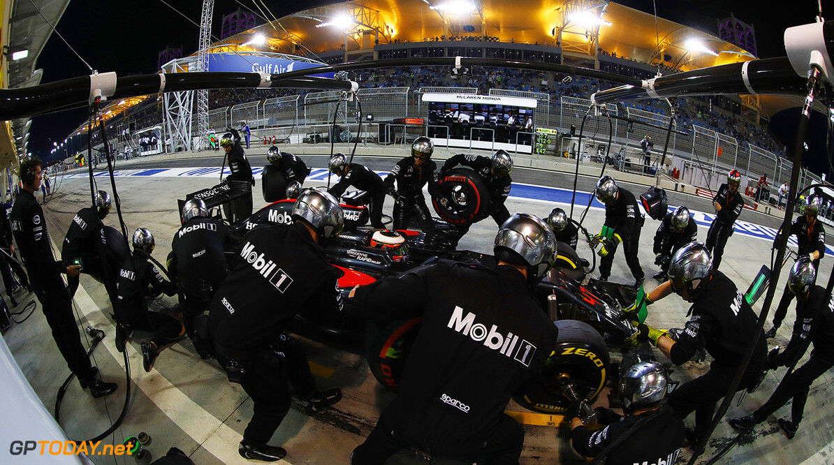 McLaren pit crew wearing sensors in Japan