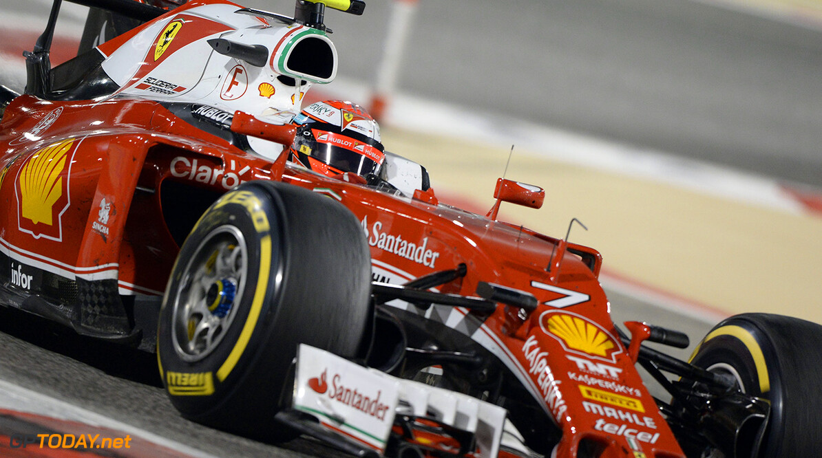 VT2: Ferrari op P1 en P2, Raikkonen voor Vettel