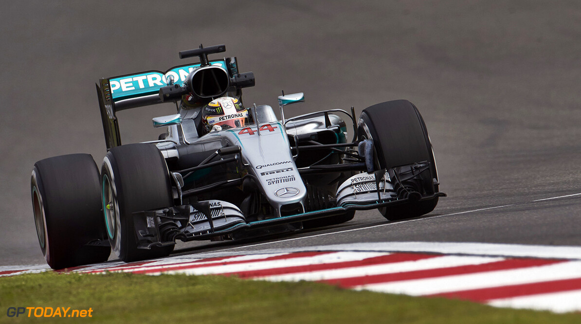 Hamilton: "Rosberg nog niet echt getest dit jaar"