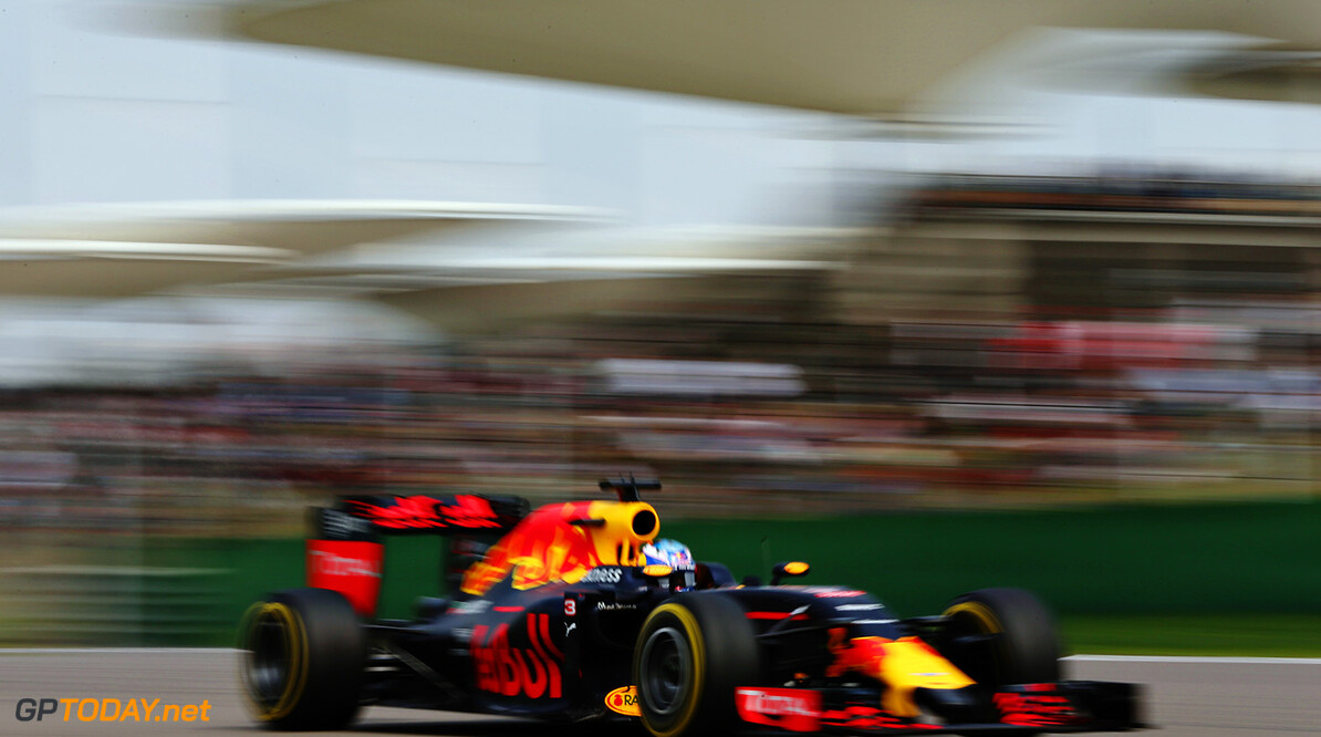 SHANGHAI, CHINA - APRIL 17: Daniel Ricciardo of Australia driving the (3) Red Bull Racing Red Bull-TAG Heuer RB12 TAG Heuer on track during the Formula One Grand Prix of China at Shanghai International Circuit on April 17, 2016 in Shanghai, China.  (Photo by Mark Thompson/Getty Images) // Getty Images / Red Bull Content Pool  // P-20160417-00329 // Usage for editorial use only // Please go to www.redbullcontentpool.com for further information. // 
F1 Grand Prix of China
Mark Thompson
Shanghai
China

P-20160417-00329