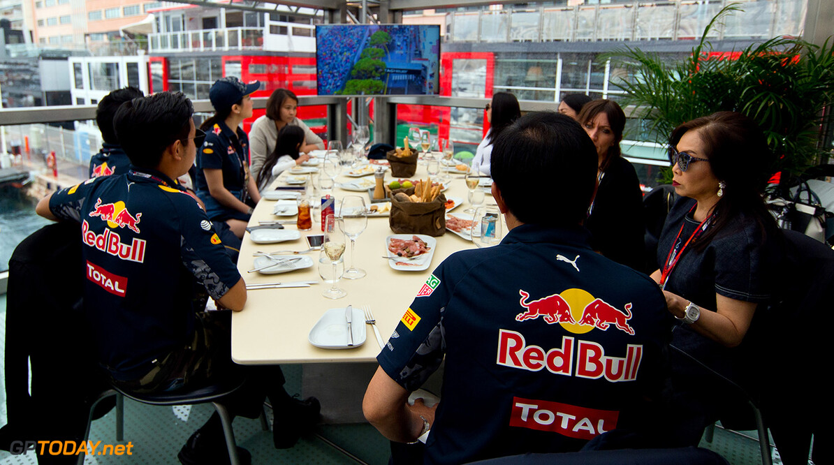 MONACO - MAY 29:  Guests watch the Monaco Grand Prix at the Red Bull Racing Energy Station at Monte Carlo on May 29, 2016 in Monaco.  (Photo by Ben A. Pruchnie/Getty Images) // Getty Images / Red Bull Content Pool  // P-20160529-01728 // Usage for editorial use only // Please go to www.redbullcontentpool.com for further information. // 
Celebrities On The Red Bull Energy Station
Ben A. Pruchnie
Monte-Carlo (City)
Monaco

P-20160529-01728