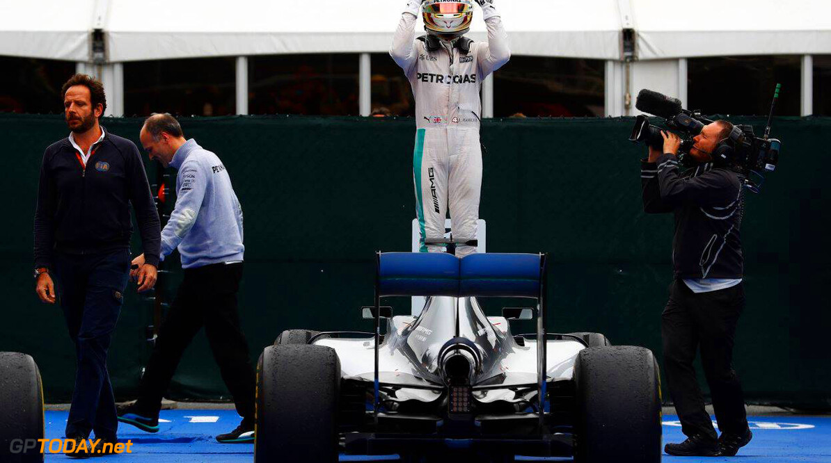 'Hamilton faster than Rosberg, but doesn't work as hard'