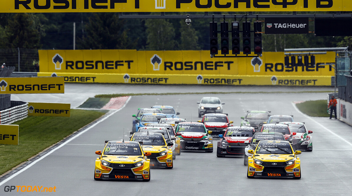 Start of the main race. 10 CATSBURG Nicky (ned) Lada Vesta team Lada Sport Rosneft 02 TARQUINI Gabriele (ita) Lada Vesta team Lada Sport Rosneft action during the 2016 FIA WTCC World Touring Car Race of Moscow at Moscow Raceway, Russia from June 10 to 12 2016 - Photo Florent Gooden / DPPI
AUTO - WTCC MOSCOW 2016
Florent Gooden
Moscow
Russie

AUTO CHAMPIONNAT DU MONDE CIRCUIT COURSE FIA Motorsport Russie TOURISME WTCC europe moscou