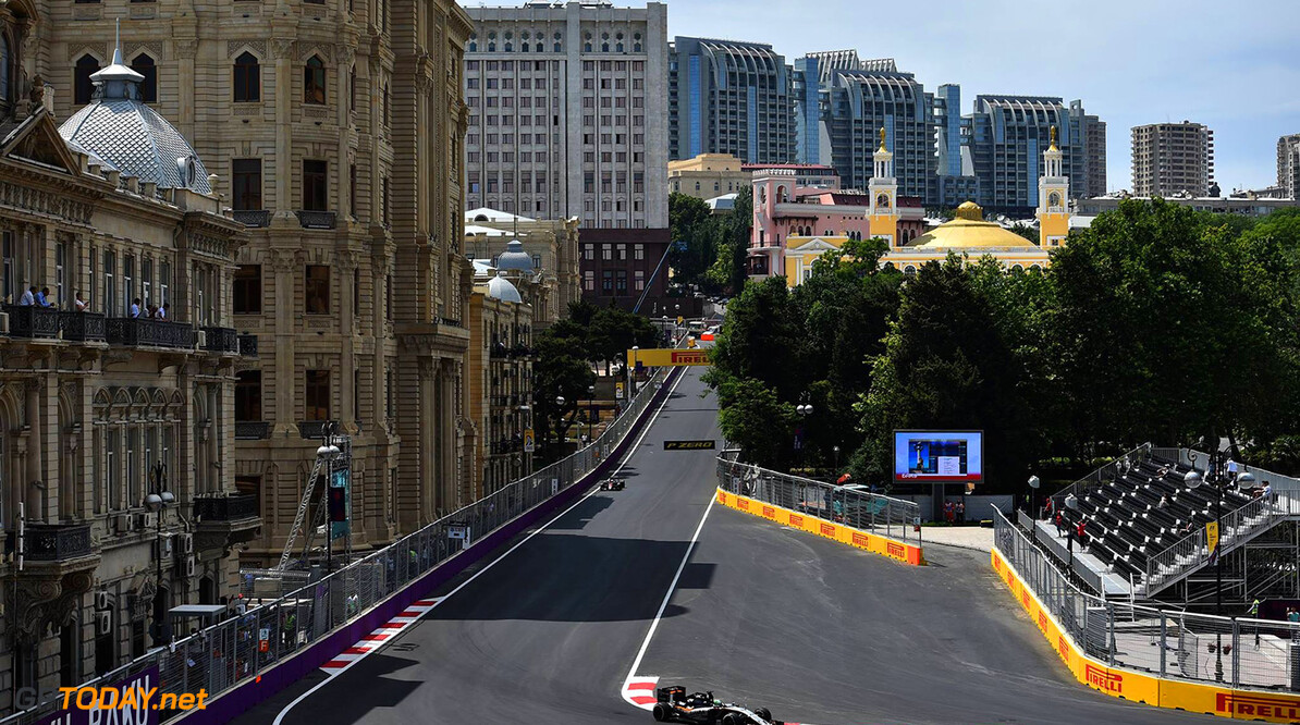 Force India begint verrassend sterk in Baku