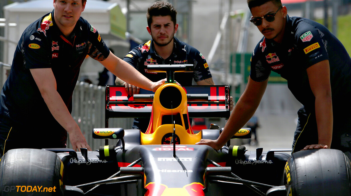 SPIELBERG, AUSTRIA - JUNE 30: The Red Bull Racing team push the car of Daniel Ricciardo of Australia and Red Bull Racing down the pit lane during previews ahead of the Formula One Grand Prix of Austria at Red Bull Ring on June 30, 2016 in Spielberg, Austria.  (Photo by Charles Coates/Getty Images) // Getty Images / Red Bull Content Pool  // P-20160630-00775 // Usage for editorial use only // Please go to www.redbullcontentpool.com for further information. // 
F1 Grand Prix of Austria - Previews
Charles Coates
Spielberg
Germany

P-20160630-00775