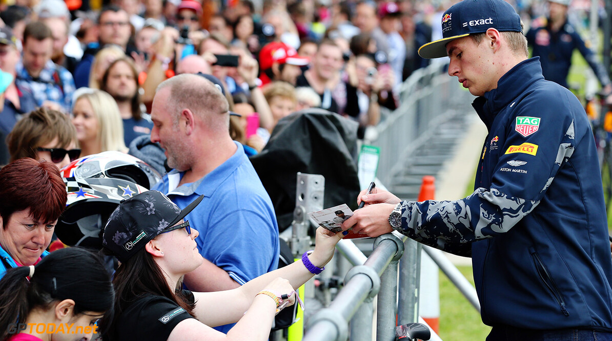 NORTHAMPTON, ENGLAND - JULY 07:  Max Verstappen of Netherlands and Red Bull Racing signs autographs for fans during previews ahead of the Formula One Grand Prix of Great Britain at Silverstone on July 7, 2016 in Northampton, England.  (Photo by Charles Coates/Getty Images) // Getty Images / Red Bull Content Pool  // P-20160707-01132 // Usage for editorial use only // Please go to www.redbullcontentpool.com for further information. // 
F1 Grand Prix of Great Britain - Previews
Charles Coates
Silverstone
United Kingdom

P-20160707-01132