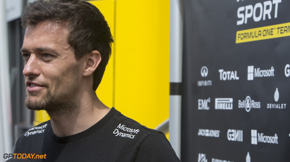 Jolyon Palmer on Lewis Hamilton: "So long as he's motivated, he'll be strong"