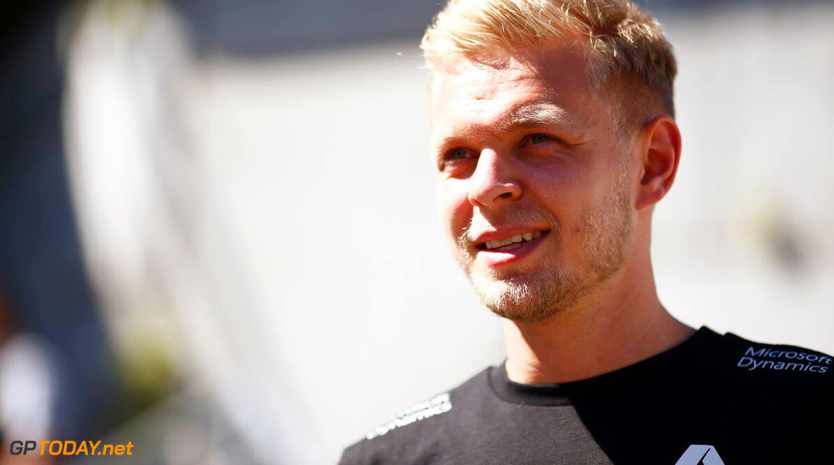 Kevin Magnussen admits talks with Renault rivals