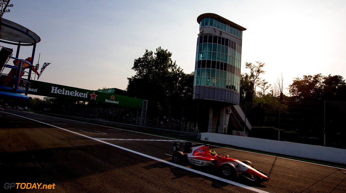 2016 GP3 Series Round 7. 
Autodromo Nazionale di Monza, Monza, Italy.
Saturday 3 September 2016.
Jake Dennis (GBR, Arden International) takes the chequered flag to win the race.
Photo: Zak Mauger/GP3 Series Media Service.
ref: Digital Image _L0U5200


Zak Mauger



Race One 1 action