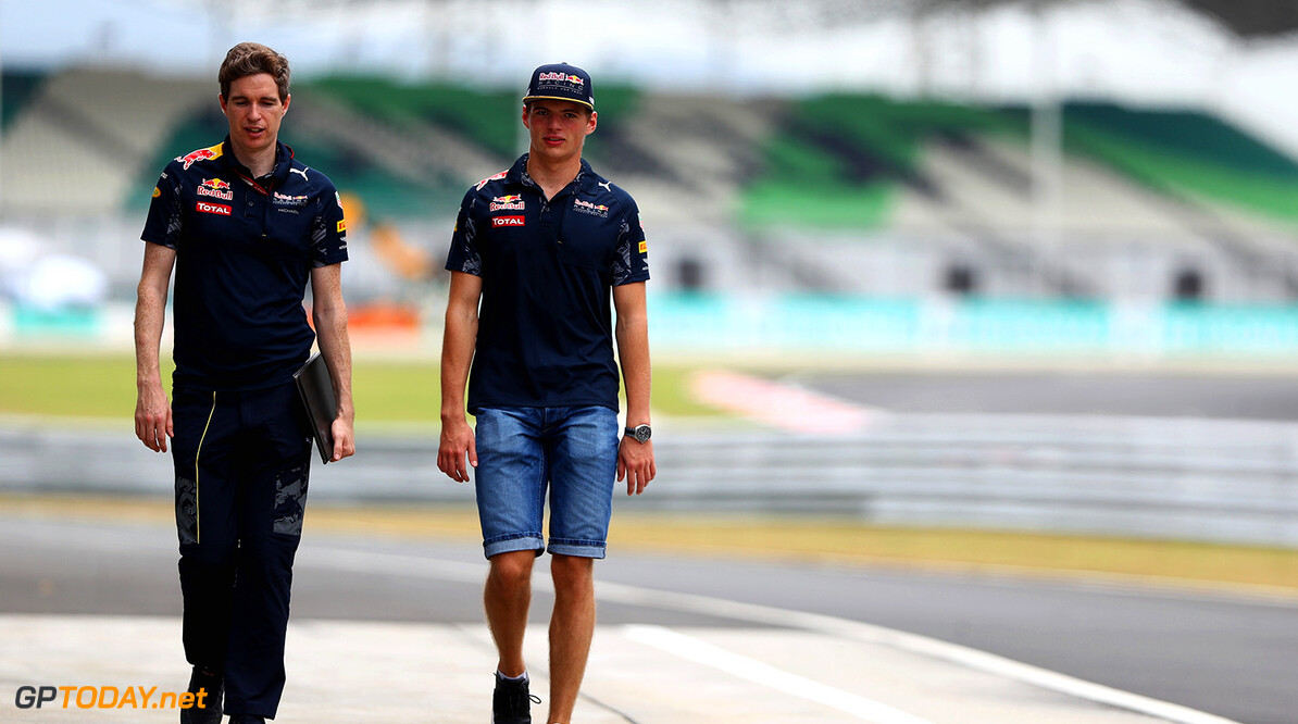 KUALA LUMPUR, MALAYSIA - SEPTEMBER 29:  Max Verstappen of Netherlands and Red Bull Racing walks in the Pitlane during previews for the Malaysia Formula One Grand Prix at Sepang Circuit on September 29, 2016 in Kuala Lumpur, Malaysia.  (Photo by Clive Mason/Getty Images) // Getty Images / Red Bull Content Pool  // P-20160929-00055 // Usage for editorial use only // Please go to www.redbullcontentpool.com for further information. // 
F1 Grand Prix of Malaysia - Previews
Clive Mason
Kuala Lumpur
Malaysia

P-20160929-00055