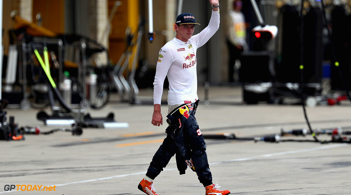 AUSTIN, TX - OCTOBER 23:  Max Verstappen of Netherlands and Red Bull Racing waves to the fans from the pitlane  during the United States Formula One Grand Prix at Circuit of The Americas on October 23, 2016 in Austin, United States.  (Photo by Lars Baron/Getty Images) // Getty Images / Red Bull Content Pool  // P-20161023-00830 // Usage for editorial use only // Please go to www.redbullcontentpool.com for further information. // 
F1 Grand Prix of USA
Lars Baron
Austin
United States

P-20161023-00830