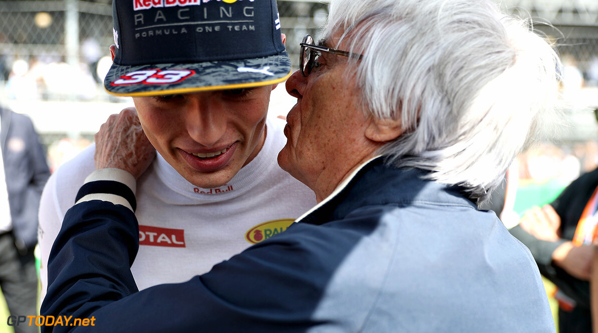 MEXICO CITY, MEXICO - OCTOBER 30:  Max Verstappen of Netherlands and Red Bull Racing talks with F1 supremo Bernie Ecclestone on the grid before the Formula One Grand Prix of Mexico at Autodromo Hermanos Rodriguez on October 30, 2016 in Mexico City, Mexico.  (Photo by Mark Thompson/Getty Images) // Getty Images / Red Bull Content Pool  // P-20161030-00533 // Usage for editorial use only // Please go to www.redbullcontentpool.com for further information. // 
F1 Grand Prix of Mexico
Mark Thompson



P-20161030-00533