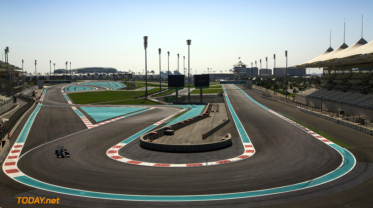 2016 GP2 Series Test 3
Yas Marina Circuit, Abu Dhabi, United Arab Emirates.
Thursday 1 December 2016.
Nyck De Vries (NED, Rapax) 
Photo: Sam Bloxham/GP2 Series Media Service.
ref: Digital Image _SLA1802


Sam Bloxham



test testing action