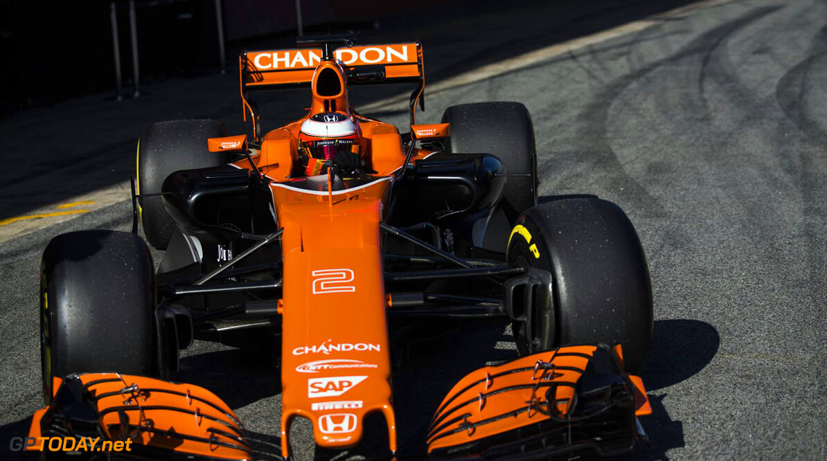 McLaren hit with early engine problems