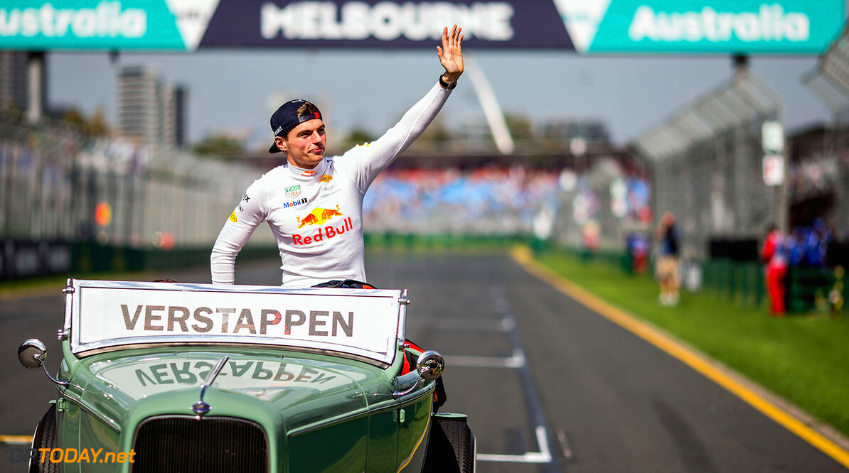 MELBOURNE, AUSTRALIA - MARCH 26:  Max Verstappen of Netherlands and Red Bull Racing waves to the crowd on the drivers parade before the Australian Formula One Grand Prix at Albert Park on March 26, 2017 in Melbourne, Australia.  (Photo by Peter Fox/Getty Images) // Getty Images / Red Bull Content Pool  // P-20170326-00159 // Usage for editorial use only // Please go to www.redbullcontentpool.com for further information. // 
Australian F1 Grand Prix
Peter Fox
Melbourne
Australia

P-20170326-00159