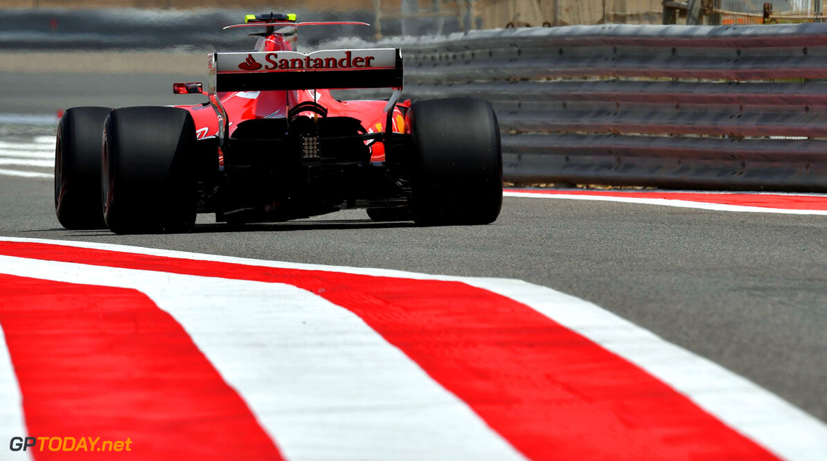 Testupdate: Zand in de machine bij Ferrari en Vettel