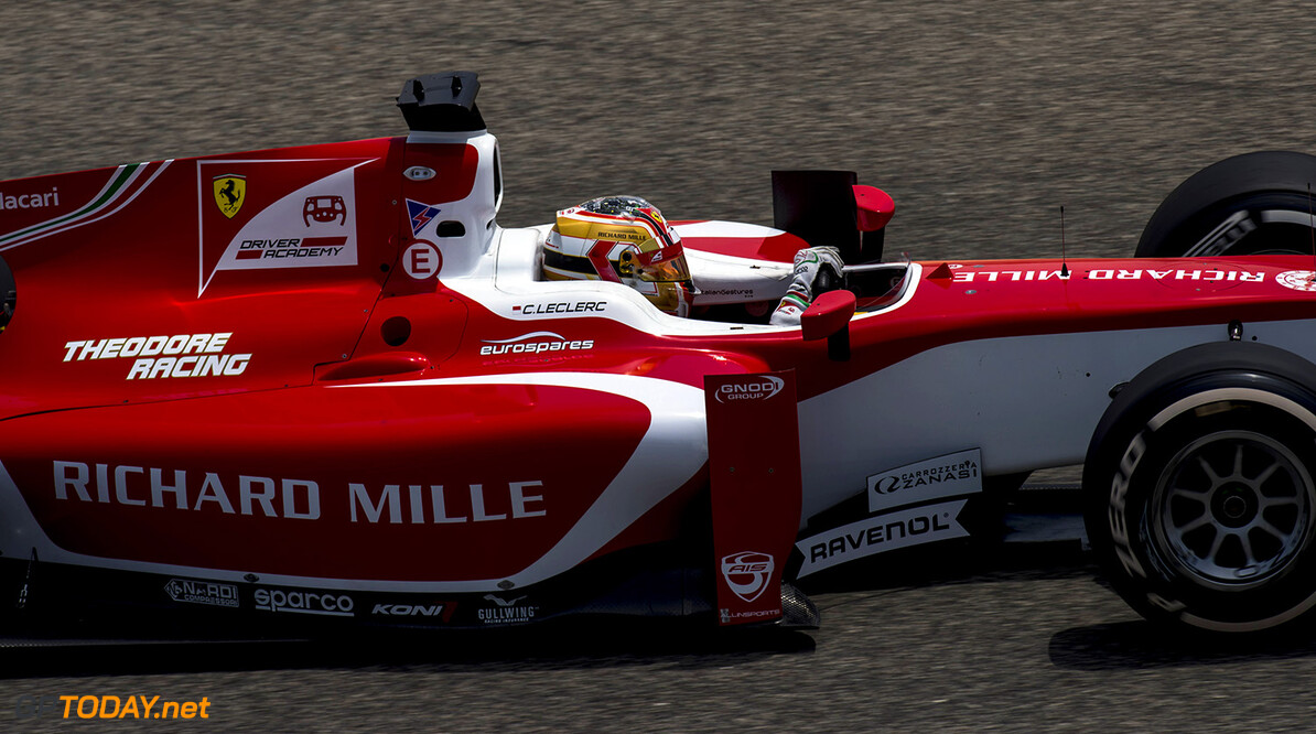 Leclerc op pole in Barcelona, De Vries derde