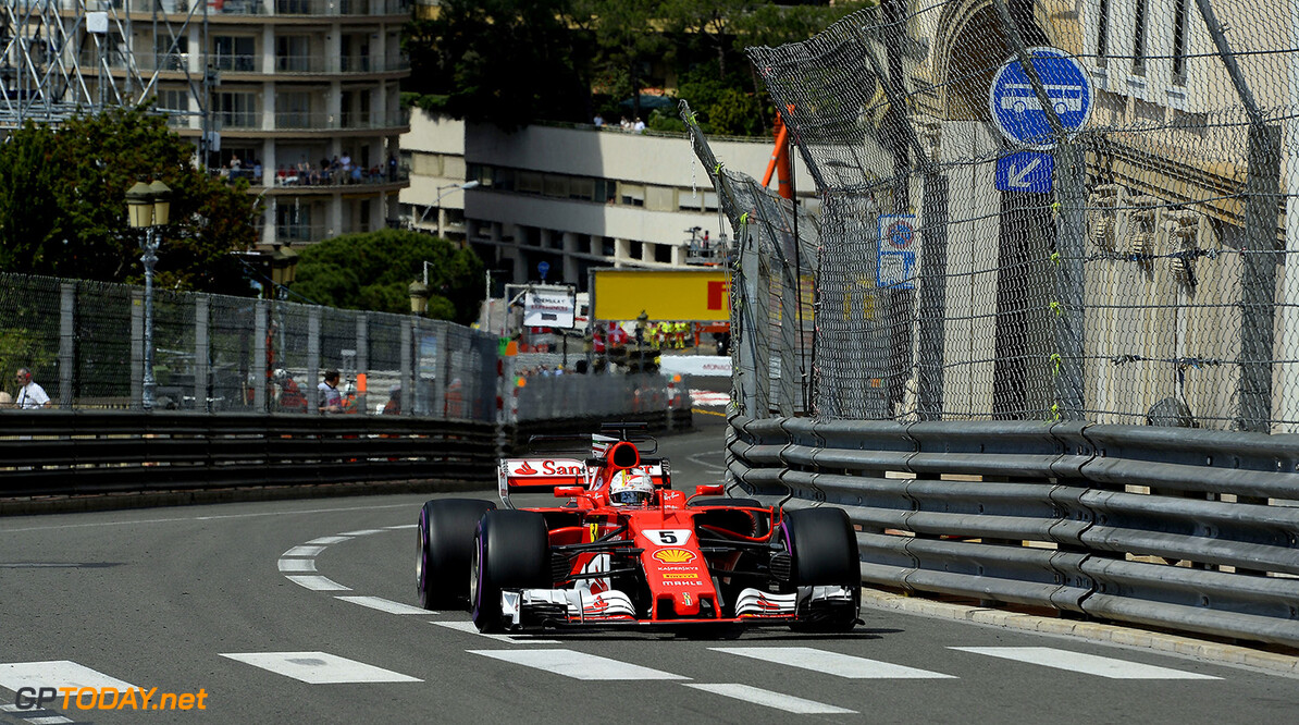 VT3: Vettel weer de snelste, Mercedes en Red Bull kort bij elkaar