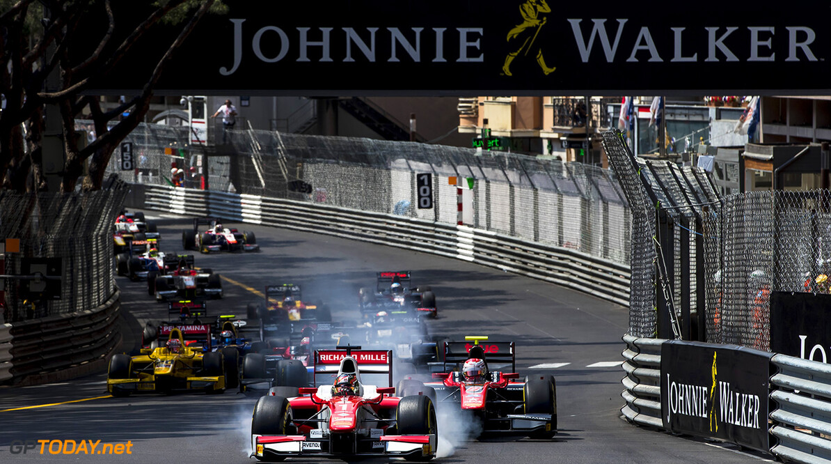 2017 FIA Formula 2 Round 3.
Monte Carlo, Monaco.
Friday 26 May 2017.
Charles Leclerc (MCO, PREMA Racing) leads Alexander Albon (THA, ART Grand Prix) and the rest of the field at the start of the race.
Photo: Zak Mauger/FIA Formula 2.
ref: Digital Image _56I6156


Zak Mauger



Race One 1 Feature action