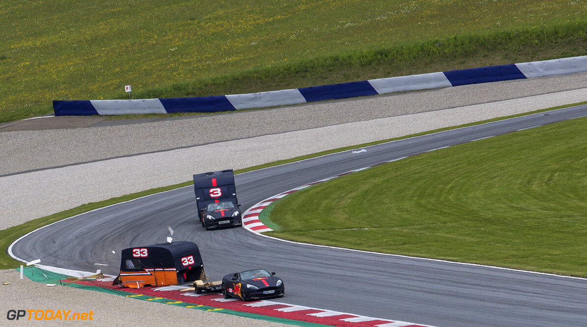 Max Verstappen and Daniel Ricciardo compete with caravans in Spielberg, Austria on May 17, 2017 // Samo Vidic/Red Bull Content Pool // P-20170522-02002 // Usage for editorial use only // Please go to www.redbullcontentpool.com for further information. // 
Max Verstappen, Daniel Ricciardo

Spielberg Bei Knittelfeld
Austria

P-20170522-02002