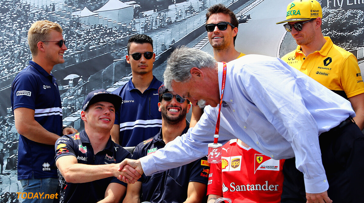 MONTREAL, QC - JUNE 11: Chase Carey, CEO and Executive Chairman of the Formula One Group shakes hands with Max Verstappen of Netherlands and Red Bull Racing before the Canadian Formula One Grand Prix at Circuit Gilles Villeneuve on June 11, 2017 in Montreal, Canada.  (Photo by Clive Mason/Getty Images) // Getty Images / Red Bull Content Pool  // P-20170611-01463 // Usage for editorial use only // Please go to www.redbullcontentpool.com for further information. // 
Canadian F1 Grand Prix
Clive Mason

Canada

P-20170611-01463