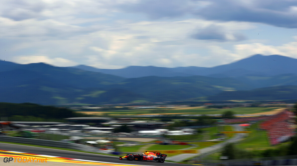SPIELBERG, AUSTRIA - JULY 09: Daniel Ricciardo of Australia driving the (3) Red Bull Racing Red Bull-TAG Heuer RB13 TAG Heuer on track during the Formula One Grand Prix of Austria at Red Bull Ring on July 9, 2017 in Spielberg, Austria.  (Photo by Clive Mason/Getty Images) // Getty Images / Red Bull Content Pool  // P-20170709-03907 // Usage for editorial use only // Please go to www.redbullcontentpool.com for further information. // 
F1 Grand Prix of Austria
Clive Mason
Red Bull Ring
Austria

P-20170709-03907