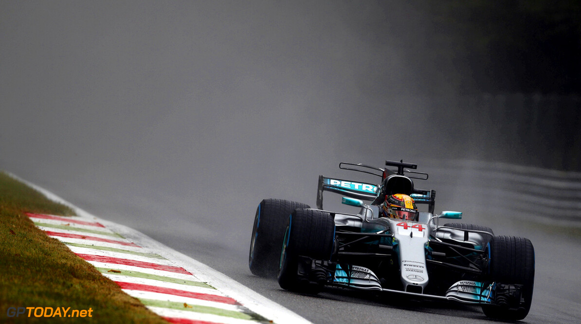 Hamilton on pole as Ferrari slump at Monza