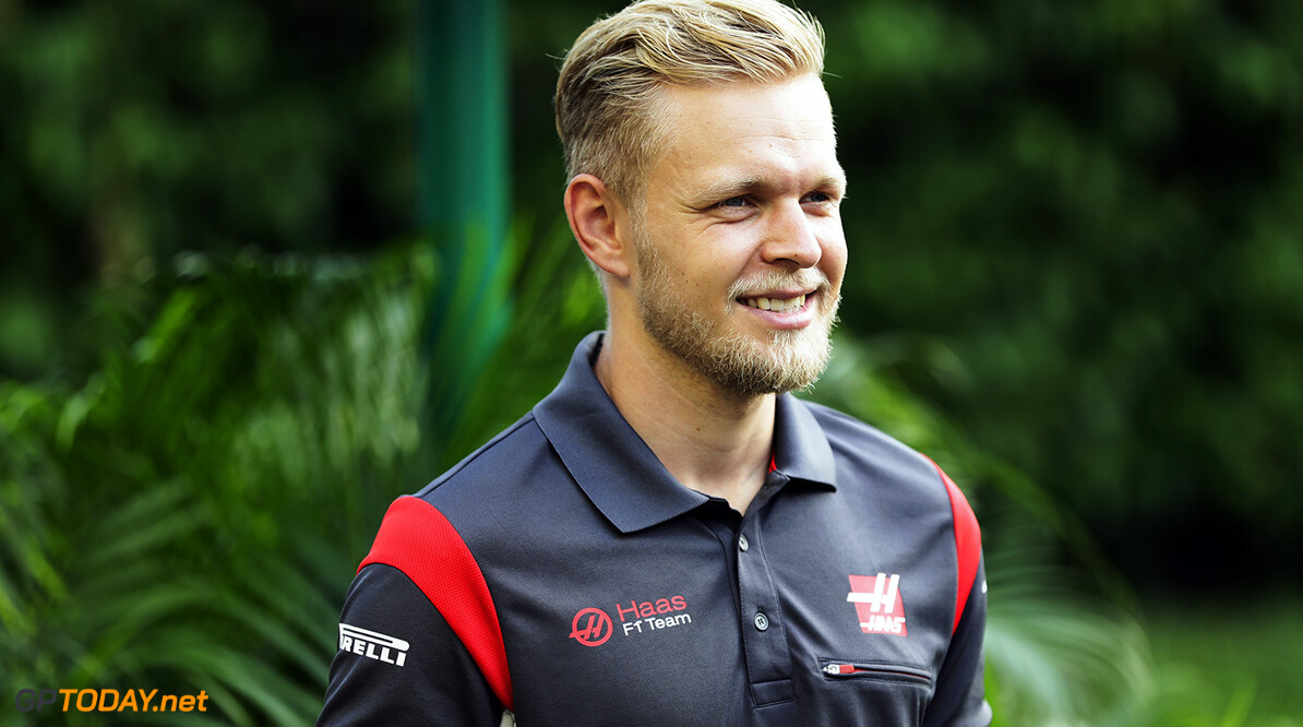 Magnussen praises F1 for racing in wet Singapore