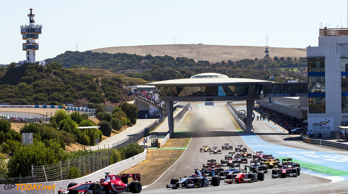 2017 FIA Formula 2 Round 10.
Circuito de Jerez, Jerez, Spain.
Saturday 7 October 2017.
Charles Leclerc (MCO, PREMA Racing) leads Luca Ghiotto (ITA, RUSSIAN TIME) and the rest of the field at the start of the race.
Photo: Zak Mauger/FIA Formula 2.
ref: Digital Image _56I6184


Zak Mauger



Race One 1 Feature action