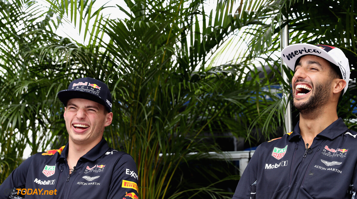 Verstappen: "Ik denk dat Ricciardo weet welke kant het op zou gaan"