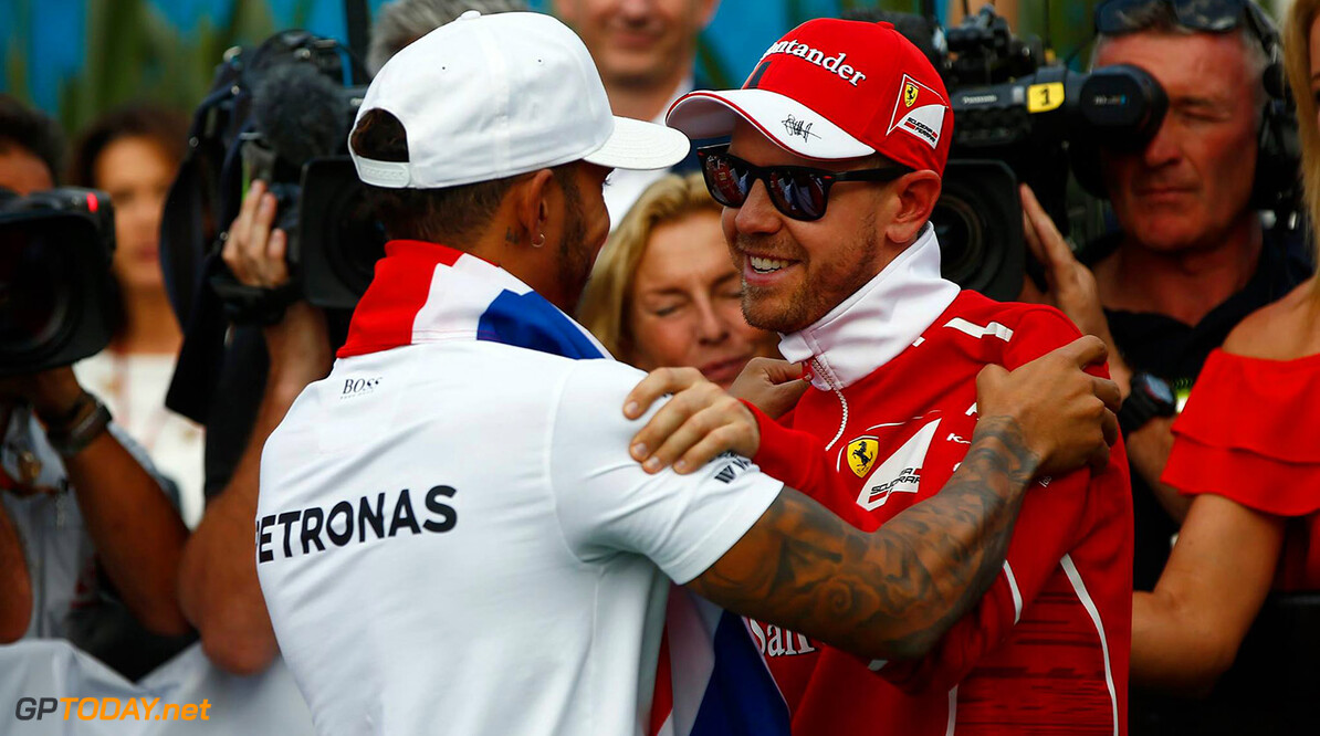 Hamilton expects Vettel to return "all guns blazing" in 2018