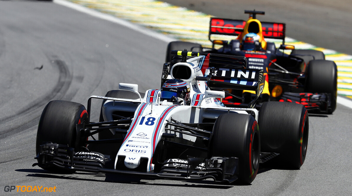 Interlagos, Sao Paulo, Brazil.
Sunday 12 November 2017.
Lance Stroll, Williams FW40 Mercedes, leads Daniel Ricciardo, Red Bull Racing RB13 TAG Heuer.
Photo: Glenn Dunbar/Williams
ref: Digital Image _X4I3351

Glenn Dunbar



f1 formula 1 formula one gp Action