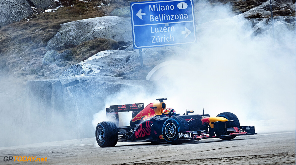 Sebastien Buemi performs during The Pass at the Tremola in Airolo, Switzerland on September 20, 2017. // Jarno Schurgers/Red Bull Content Pool // P-20171004-00604 // Usage for editorial use only // Please go to www.redbullcontentpool.com for further information. // 
S?bastien Buemi 
Jarno Schurgers
Airolo
Switzerland

P-20171004-00604