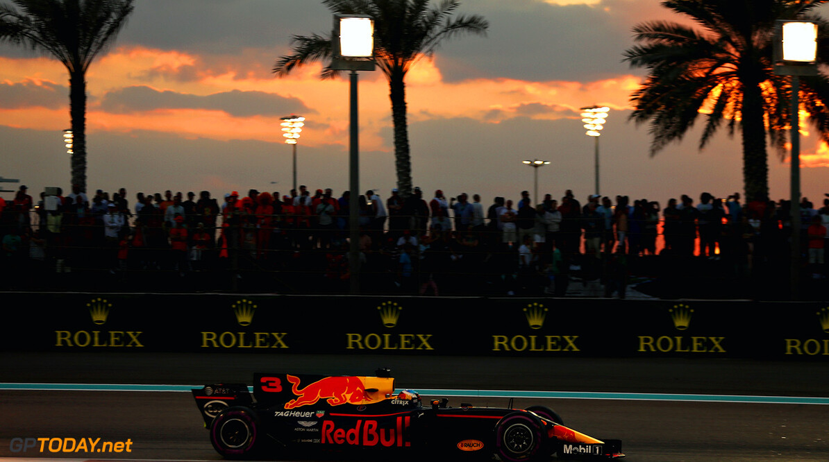 ABU DHABI, UNITED ARAB EMIRATES - NOVEMBER 26: Daniel Ricciardo of Australia driving the (3) Red Bull Racing Red Bull-TAG Heuer RB13 TAG Heuer on track during the Abu Dhabi Formula One Grand Prix at Yas Marina Circuit on November 26, 2017 in Abu Dhabi, United Arab Emirates.  (Photo by Mark Thompson/Getty Images) // Getty Images / Red Bull Content Pool  // P-20171126-00680 // Usage for editorial use only // Please go to www.redbullcontentpool.com for further information. // 
F1 Grand Prix of Abu Dhabi
Mark Thompson
Abu Dhabi
United Arab Emirates

P-20171126-00680